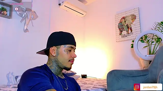 XXX chat uživo modela JordanSmiith_