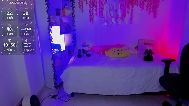 cat_kitty18_ Adlı Modelin Canlı XXX Sohbeti