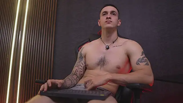JacksonOlsenn XXX чат на живо