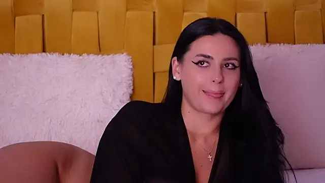 Chat +18 de RanyaHermes ao vivo