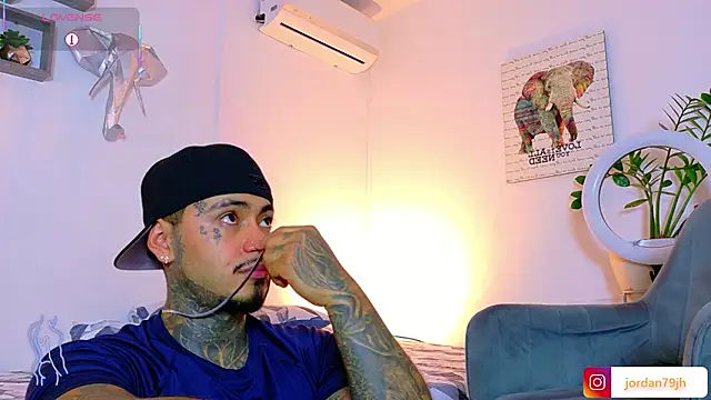 Chatroom XXX en direct de JordanSmiith_