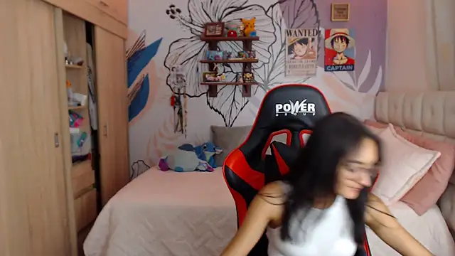 LinzyBaner Chat XXX in diretta