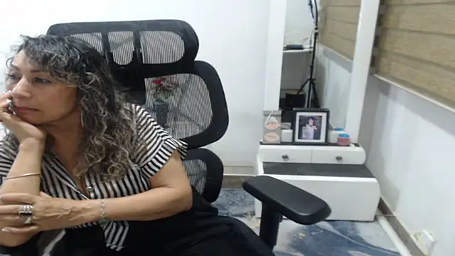 jesy_hot's Live XXX Chat