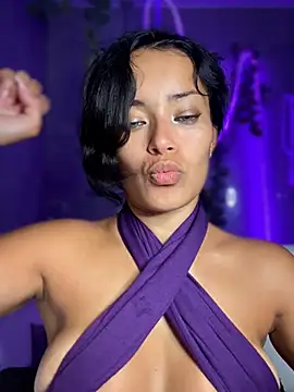 Risky_Workouts Adlı Modelin Canlı XXX Sohbeti
