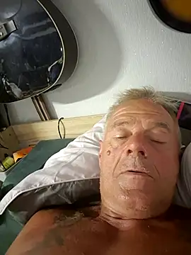 gymrat61 Show in webcam