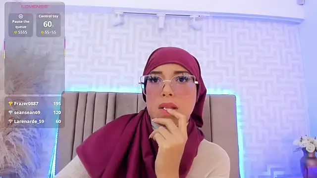 Chat XXX en directo de naishaa_