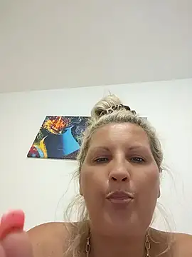 Онлайн чат XXX Divineblond