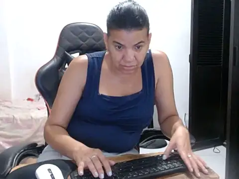 Adriana_0312 라이브 XXX 채팅