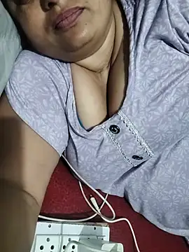 Hot_indian_Milf's Live XXX Chat