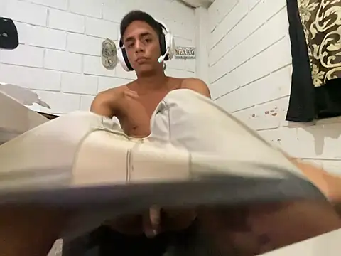 Вебкам-шоу Max_TheHorseDick