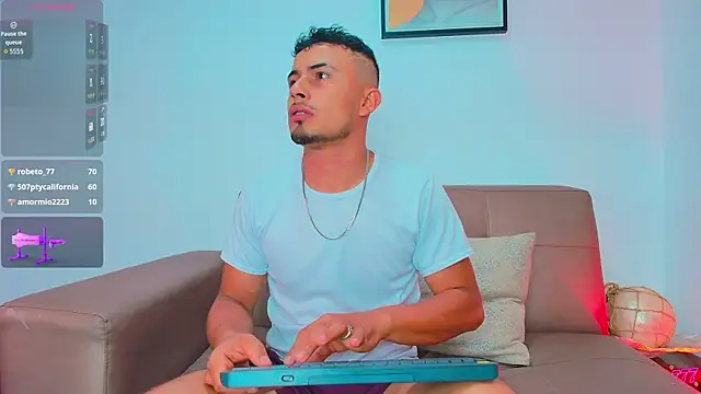 Chat XXX en directo de Valentiinoss