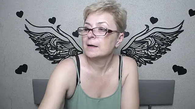 EmiliaGree's Live XXX Chat