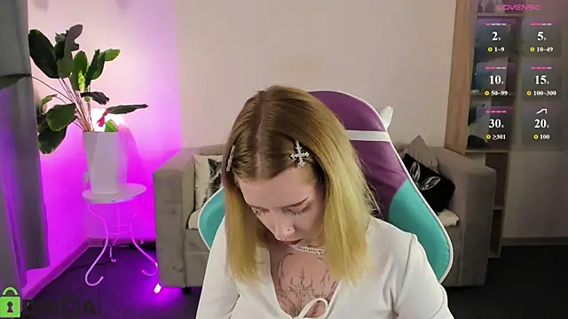 Chat XXX en directo de Elira_Vane