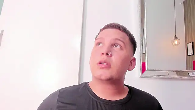 Онлайн чат XXX Tyler_Gaell