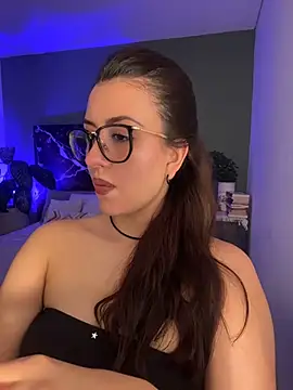 EmaSaenz Adlı Modelin Canlı XXX Sohbeti
