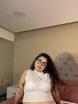 دردشة AlmaraRouge الجنسية المباشرة