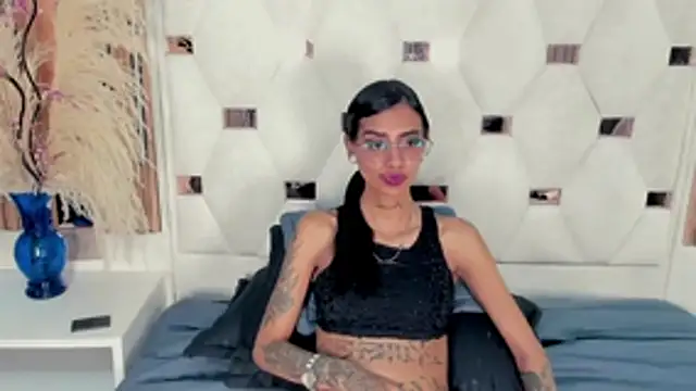 KarlaSlutSkinny__ – Naživo XXX chat