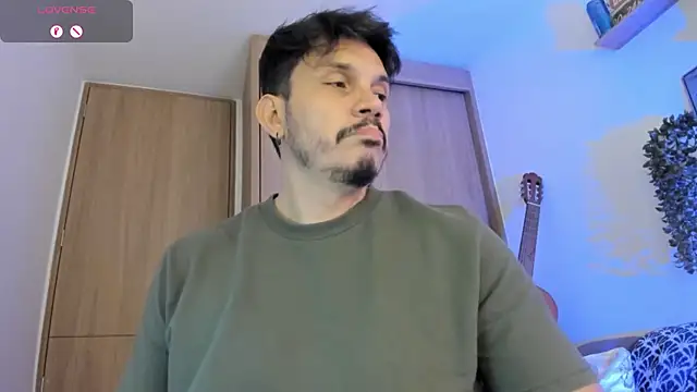 Онлайн чат XXX alejandro_stark