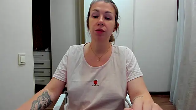 دردشة PregnantEva الجنسية المباشرة