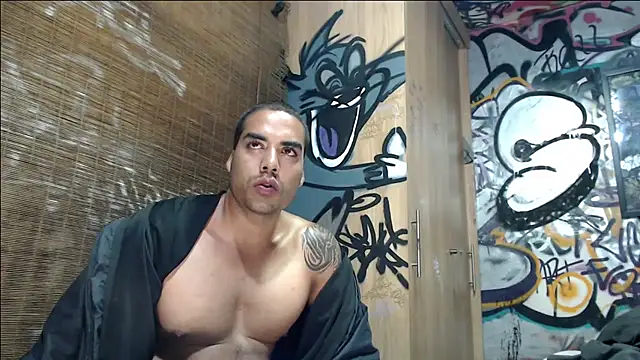 XXX chat uživo modela Justin_Frank