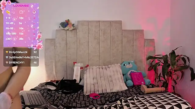 Emilly-hall Adlı Modelin Canlı XXX Sohbeti