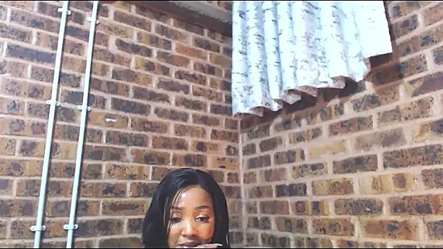 AZARIAKEYES' Live XXX Chat