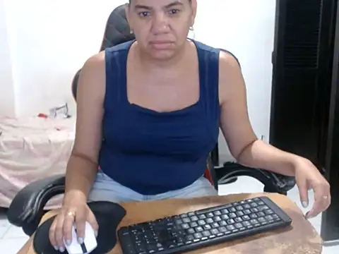 XXX chat uživo modela Adriana_0312