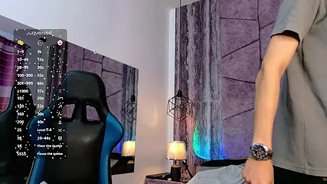 AronTawers' Live XXX Chat