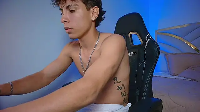 Show de Ryaan_Stone na webcam