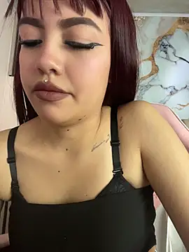 kira_ec Chat XXX in diretta