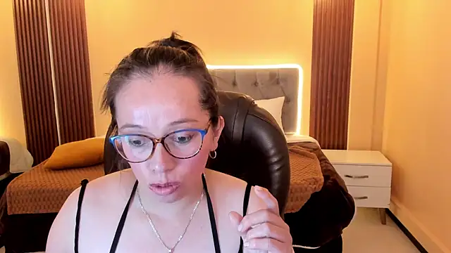 Victoria__blake_ live XXX chat