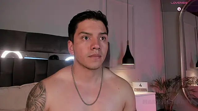 Fenix_Rocks' Live XXX Chat