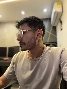 andrewlopezz Chat XXX in diretta