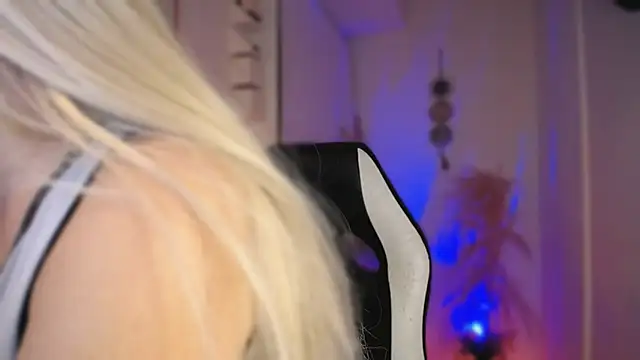 Chat XXX en directo de channel_blondee