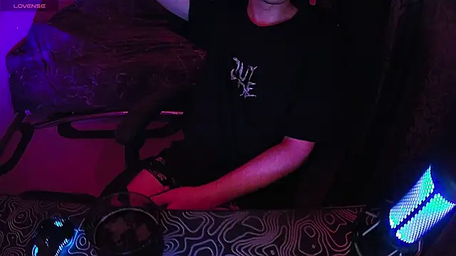 ZXCENSORED-のライブXXXチャット