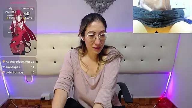 צ'אט XXX בשידור חי של kaylaMinov_