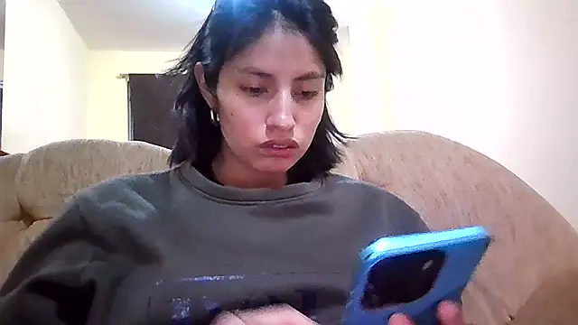 צ'אט XXX בשידור חי של mindymiaw