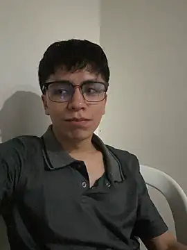 ThomasTorress Chat XXX in diretta