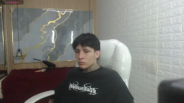 Cry_therealn Live XXX chat