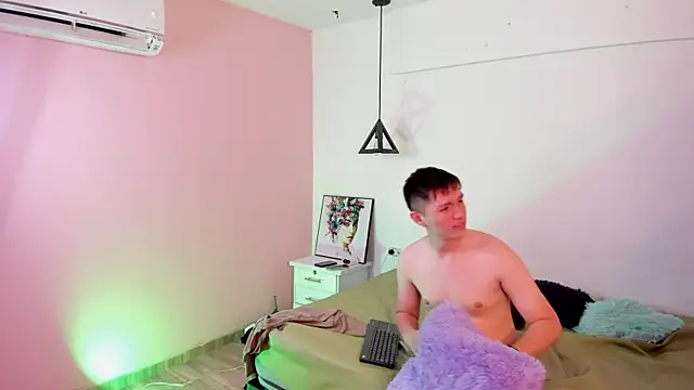 Spaceboyss18 élő XXX-chatje