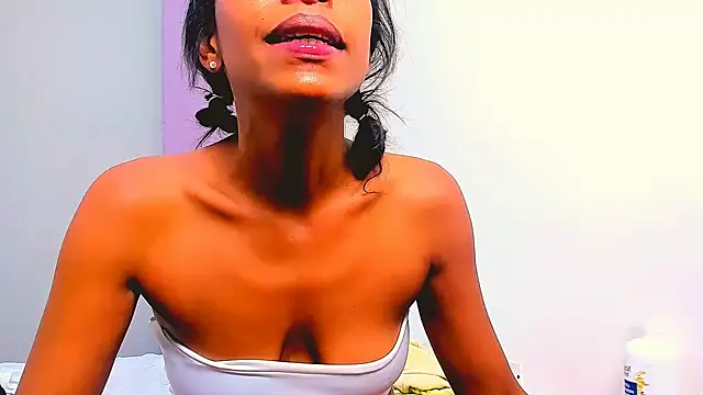 monserrath_bitch_naughty's Live XXX Chat