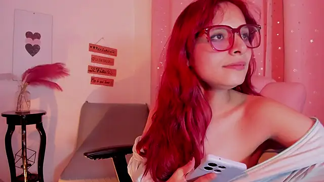 دردشة RedMeloddy الجنسية المباشرة
