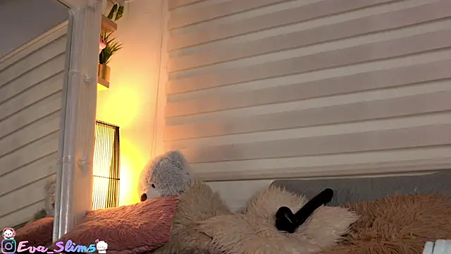 eva-slim- Adlı Modelin Canlı XXX Sohbeti