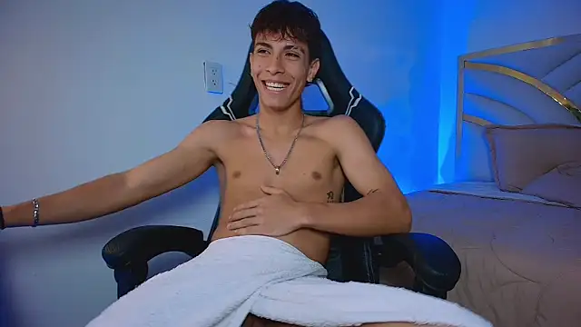 Ryaan_Stone Show Webcam