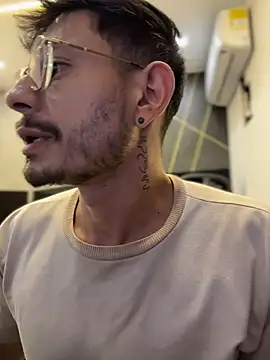 andrewlopezz Chat XXX live