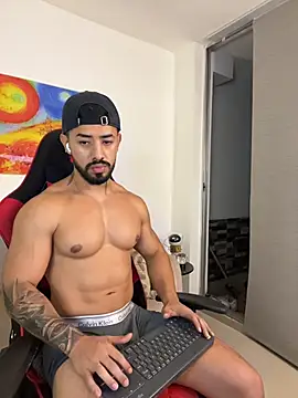 Ezzio_Scolaro 라이브 XXX 채팅
