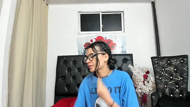 pinky_f00xn Live XXX chat