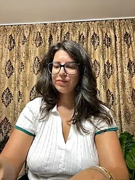 NadiraNoor Chat XXX live