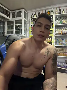 XXX chat uživo modela OliverWest04