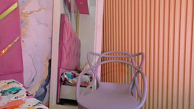 Chatroom XXX en direct de EbonyCoWorker